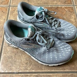 Brooks Glycerin size 8 running shoe. Women